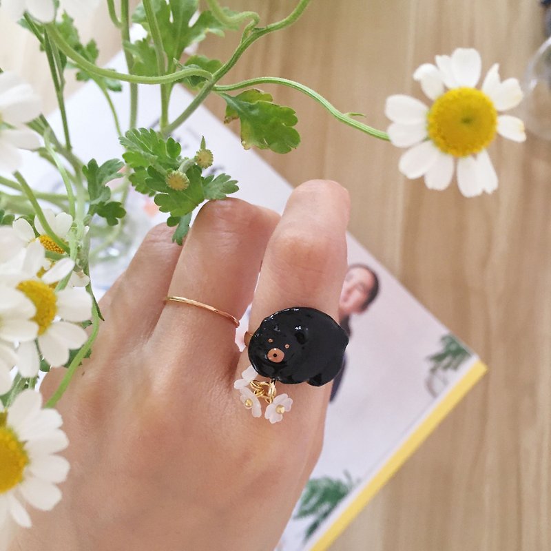 Little black bear flower ring