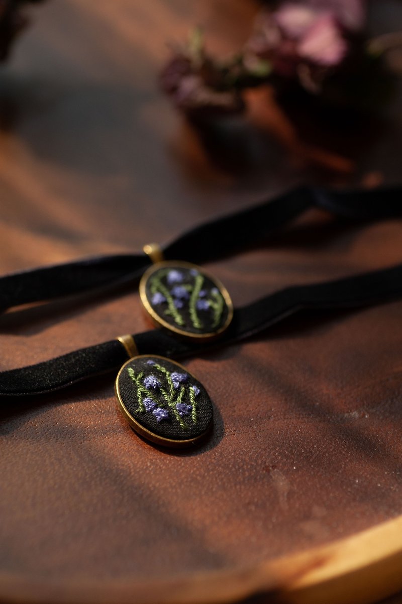 Retro Embroidered Necklace | November Birth Flower Bellflower - Necklaces - Other Metals 