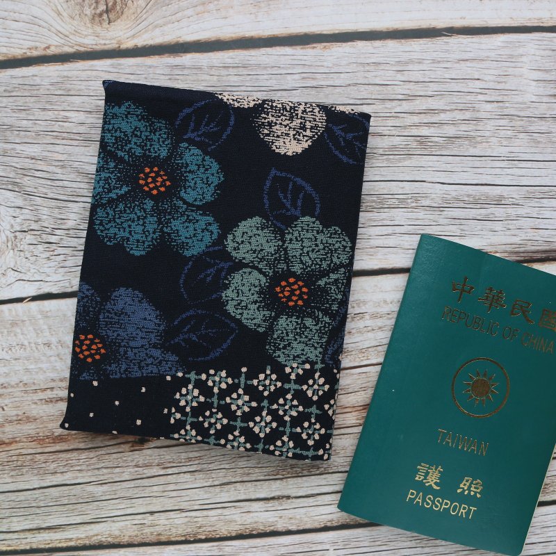 【Kyoto Gion】Passport Cover Passport Holder Passport Bag - Passport Holders & Cases - Cotton & Hemp Blue