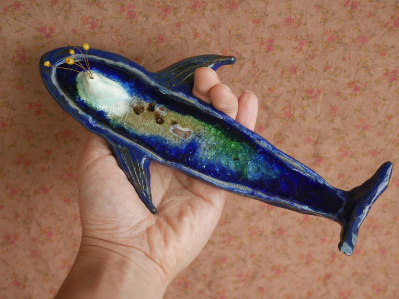 Island Whale 2.0 Hand-made pottery incense holder - น้ำหอม - ดินเผา 