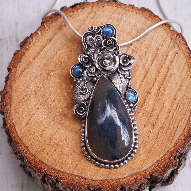 Iron Stone Multi-Iron Stone Large Rare Gemstone Moonstone Design Sterling Silver Large Pendant - Necklaces - Semi-Precious Stones Blue