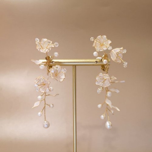 Hitoku 月蘭曲 | 耳夾耳鈎 | 手作婚禮樹脂水晶花飾品