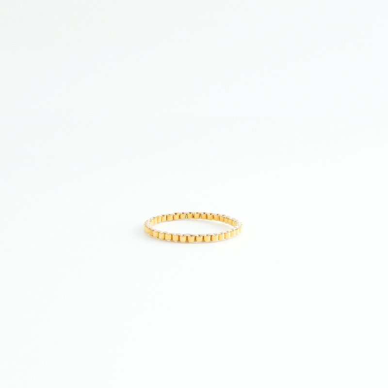 Gold Whisper Ring, 24k Gold Beaded Ring, Thin Gold Ring, Stackable Ring - 戒指 - 玻璃 金色