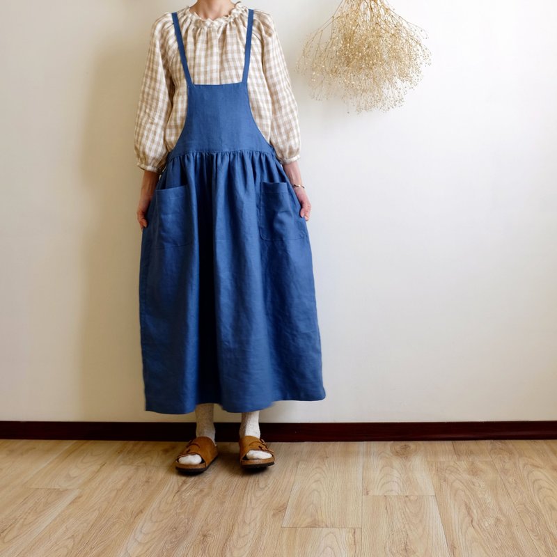 日常手作服 就是想當小女孩 靛藍低腰綁帶吊帶裙 亞麻 - 洋裝/連身裙 - 棉．麻 藍色