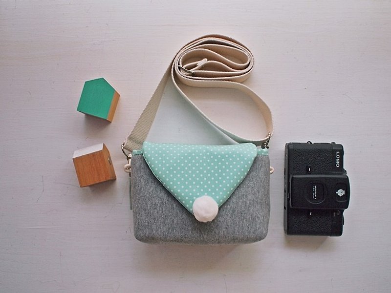 Triangular Envelope Simple Camera Bag Side Back Zipper Style-Grey + Water Blue Dot (Similar Monocular/Monocular)