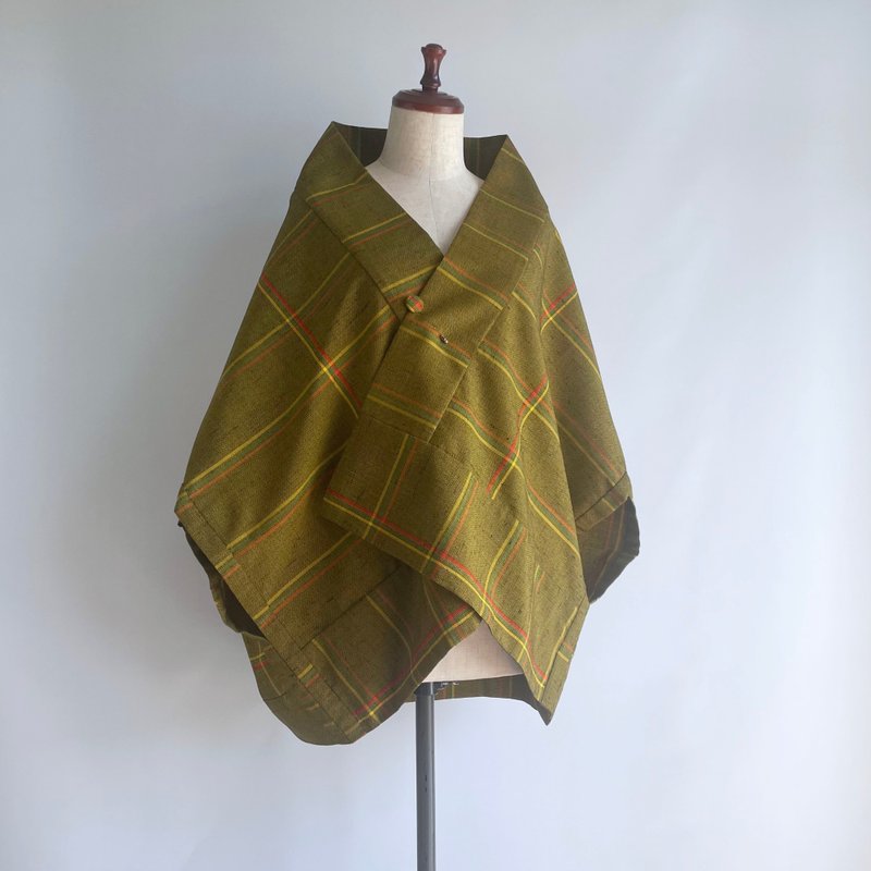 Unique item | Triangle HAORI with a Brooch -Silk-wook KIMONO, ocher - Women's Tops - Wool Gold