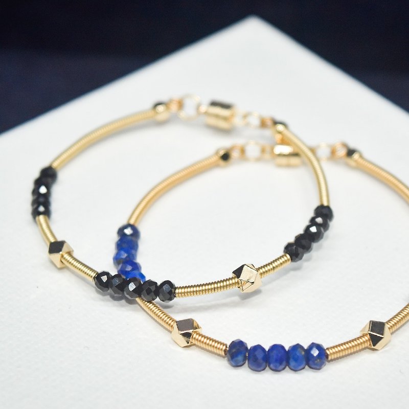 【The Cycle】 Black tourmaline/ lapis lazuli/ 14K gold-coated bracelet - สร้อยข้อมือ - คริสตัล สีทอง