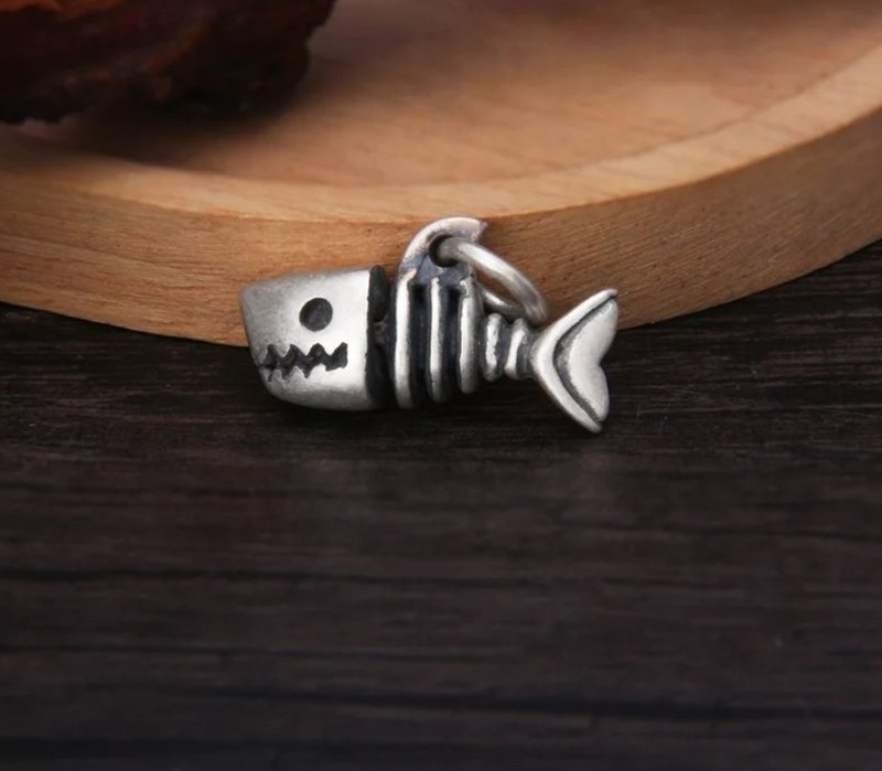 MINI Shark Pendants Women Stunning Fish Bone Necklaces Gool Girls Gothic Jewelry - 長項鍊 - 純銀 銀色