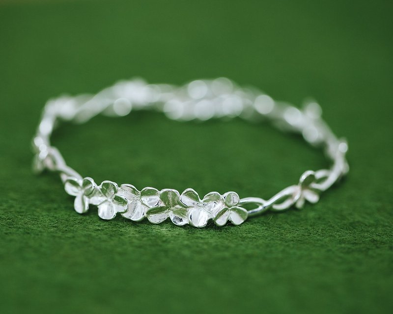 Four Leaf Clover bracelet - three leaf & four leaf clovers - Japanese design - Bracelets - Silver Silver