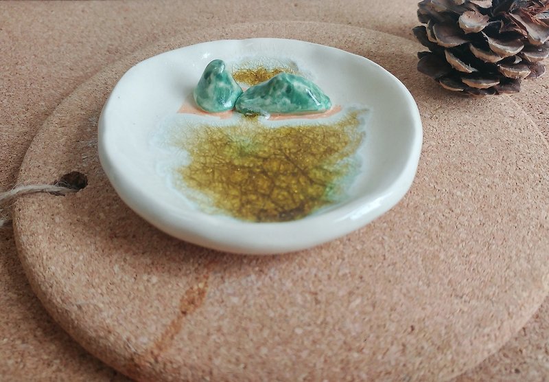 A Hill-ceramic jewel plate - Items for Display - Porcelain Green