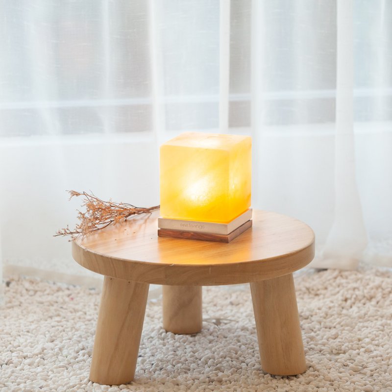 ONELIVINGS LOFT Himalayan Salt Lamp - CUBE Concrete Zebrawood Base - โคมไฟ - ปูน สีเทา