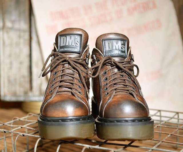 Dr. Martens ブラウン ワークブーツ Dr. Martens ブラウン ワークブーツ ドクターマーチン ワークブーツ