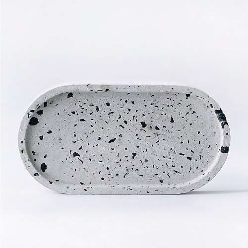 Ninan 泥喃｜水泥手作工作室 (預購)純灰系列 x 特調磨石子 | 橢圓形水泥底盤 飾品盤