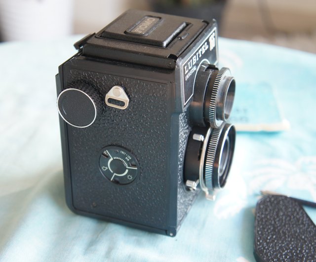 RUSSIAN TLR CAMERA LUBITEL-166 Universal Double format 6x6 & 6x4.5