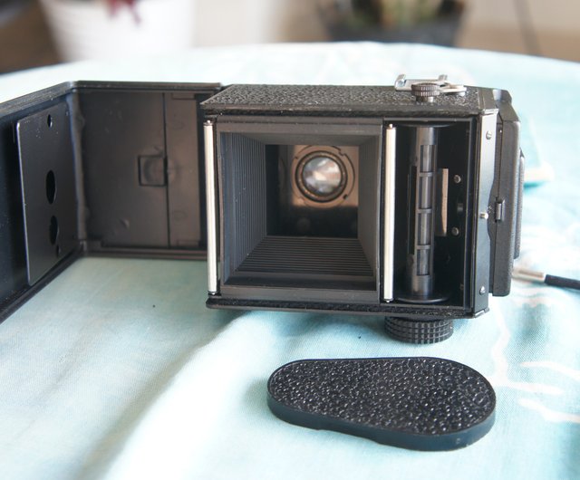 RUSSIAN TLR CAMERA LUBITEL-166 Universal Double format 6x6 & 6x4.5