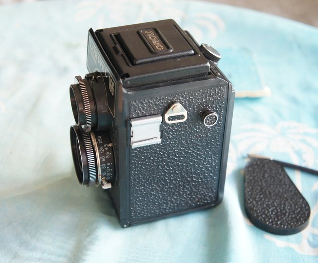 RUSSIAN TLR CAMERA LUBITEL-166 Universal Double format 6x6 & 6x4.5