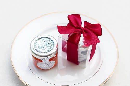 幸福朵朵 婚禮小物 花束禮物 甜蜜蜜 透明盒裝 英國Tiptree果醬小禮盒 (紅色緞帶)
