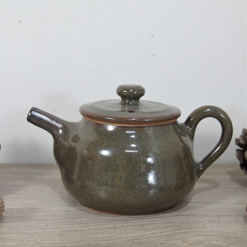 Sea cucumber green teapot (cherished goods) - capacity about 170ml - Teapots & Teacups - Pottery Green