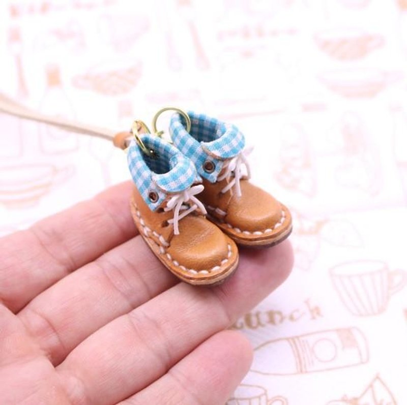 Small leather boots necklace with marron lining - สร้อยคอ - หนังแท้ สีส้ม