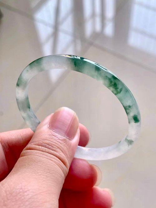 翡翠 バングル♪アイスジェイド系 高級本翡翠バングル インペリアルジェイド – 翡翠市場からの便り