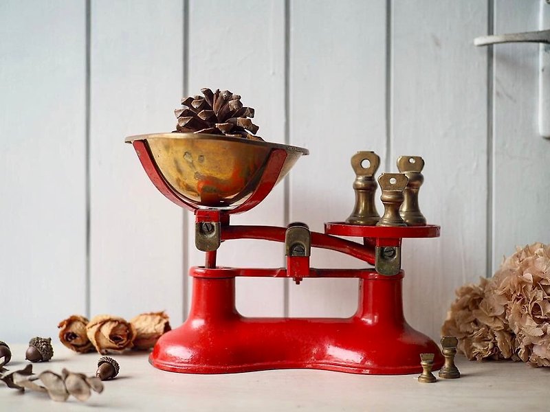 【售出】英國古董紅色金屬鑄鐵平衡磅秤 - 裝飾/擺設  - 其他金屬 