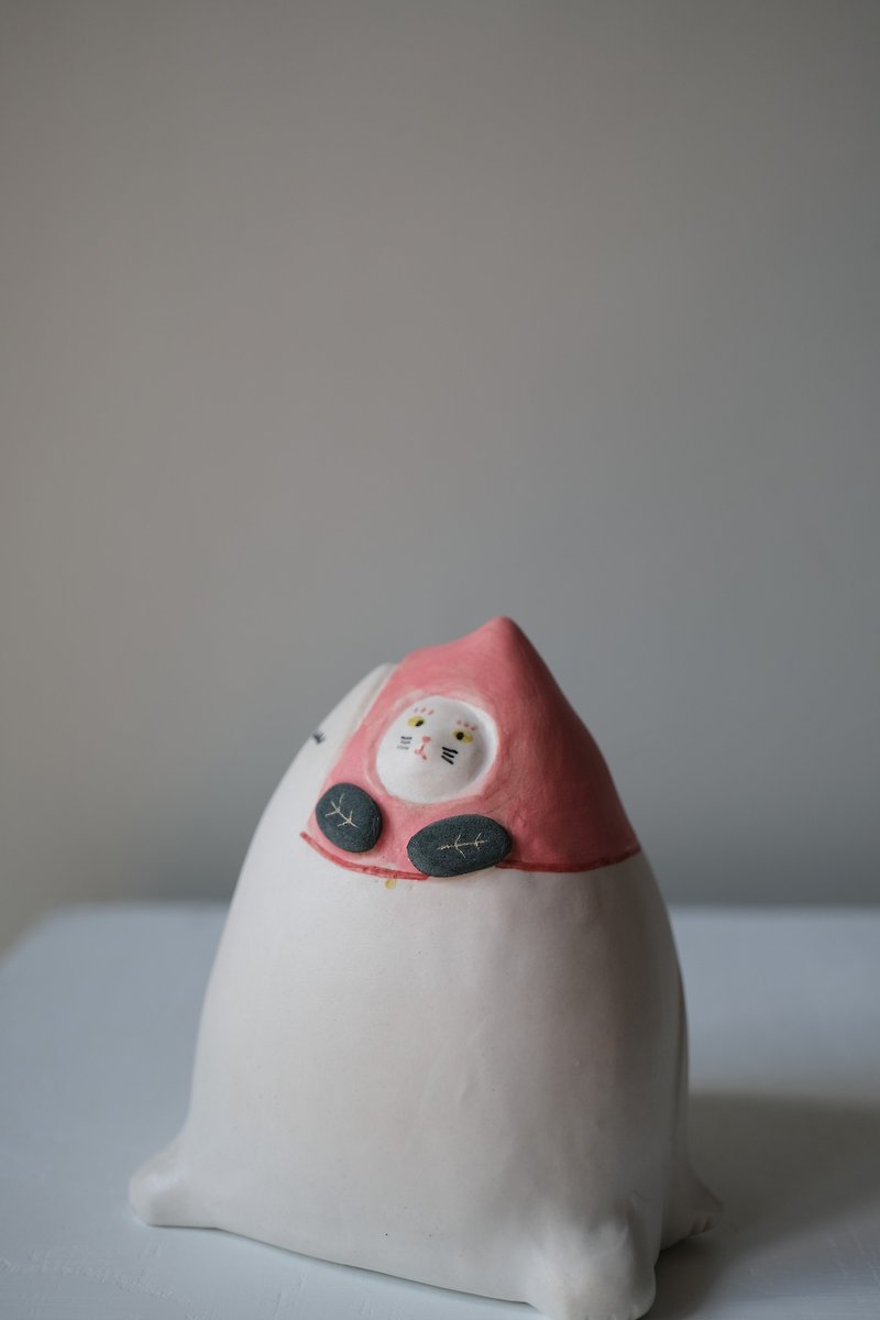 The peach won't bloom. The peach in my palm is a lucky cat. - Pottery & Ceramics - Other Materials Pink