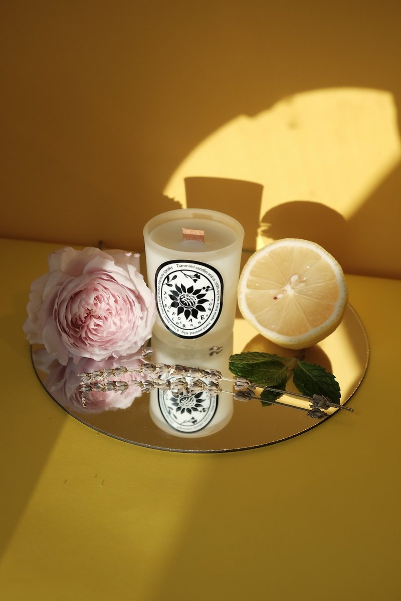 Soywax scented candle 【  The sunflower and her sun】 65g/100g/220g - Candles & Candle Holders - Essential Oils White