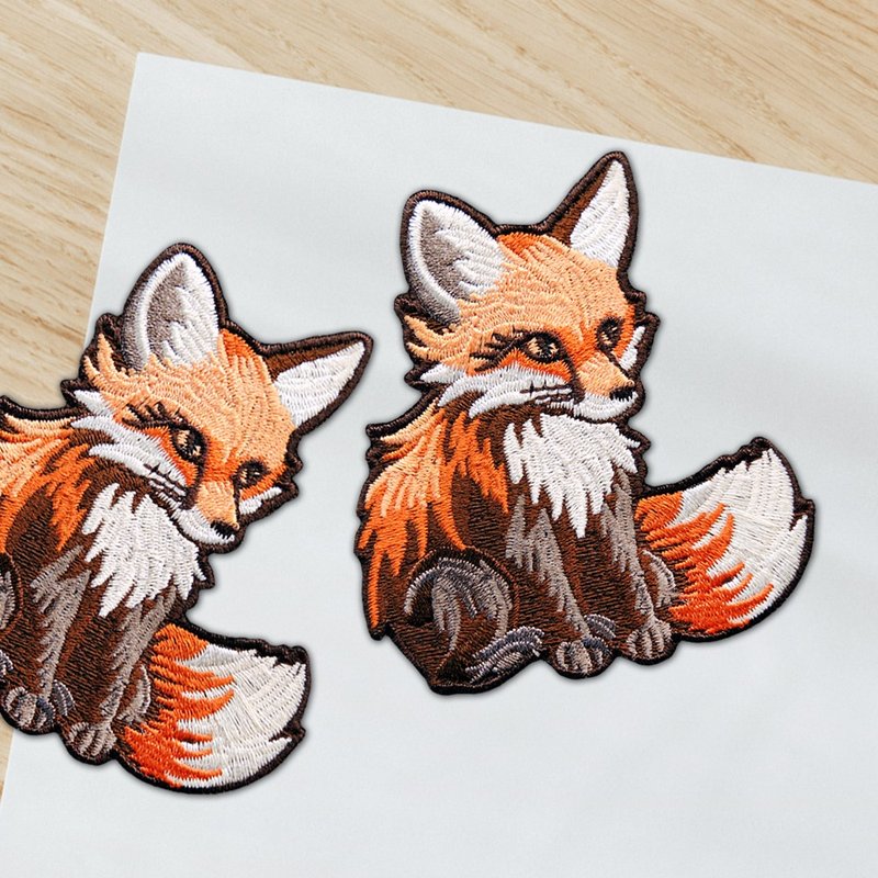 【刺繡布貼】坐姿小狐狸 - 貼紙 - 繡線 