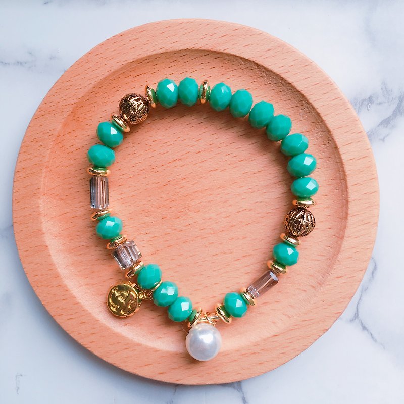 Regolith Moonlight | Pearl Sapphire Bracelet on Ice Cream - Bracelets - Other Metals Green