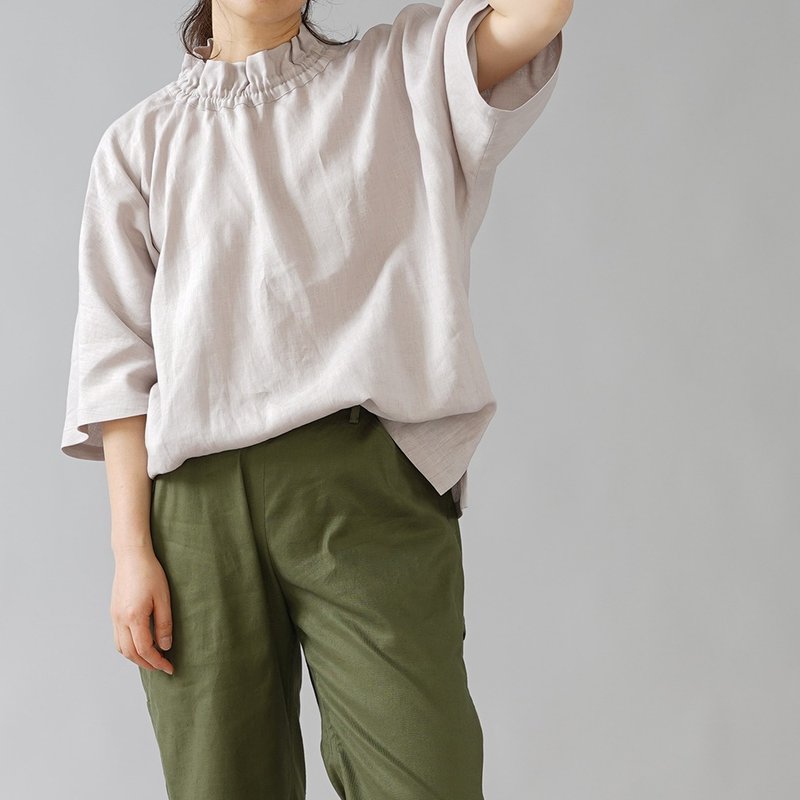 wafu - 亞麻女裝襯衫 Linen Shirring Neck Half Sleeve Top / Grayish Pale Pink t041e-hzk1 - 女上衣/長袖上衣 - 亞麻 粉紅色
