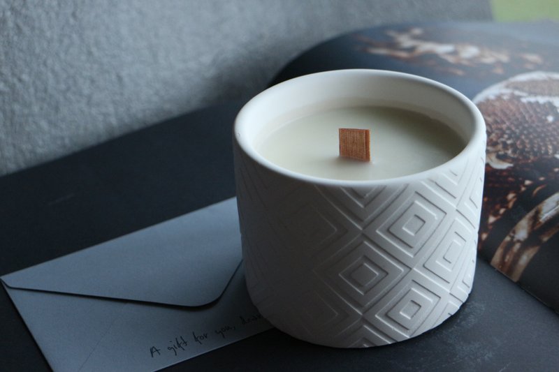 EVA LIST Series_NO.3 Re-engraved Memory Fragrance Container Candle Pure Natural Soy Wax - Candles & Candle Holders - Wax 