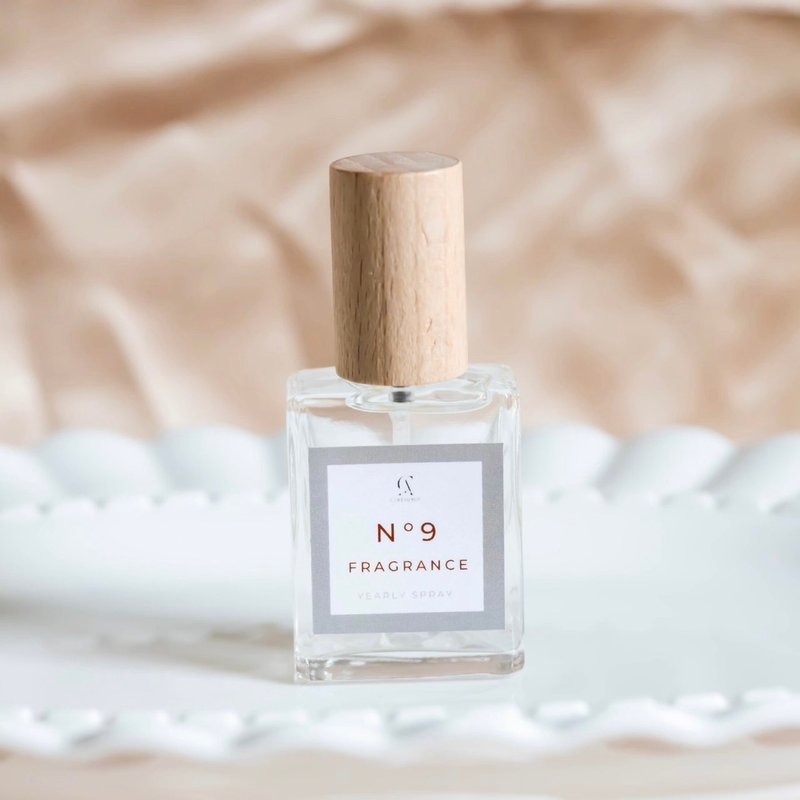 Liu Nian Bu Yun No. 9 Natural Essential Oil Crystal Energy Fragrance Spray - Fragrances - Essential Oils Transparent