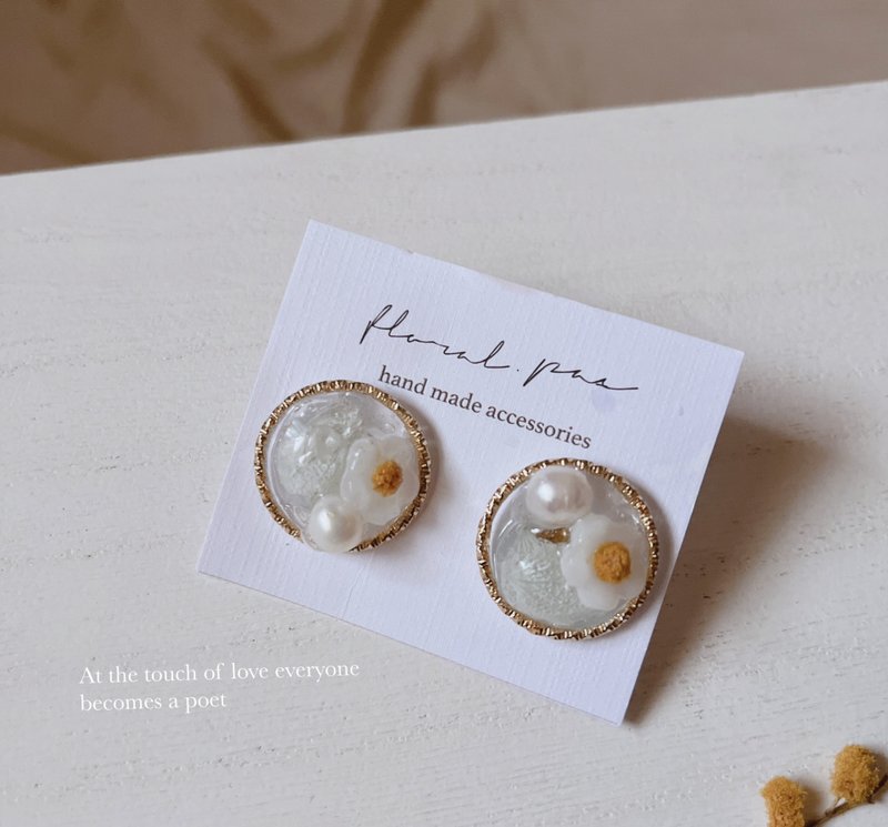 春日圓盤小花園耳環 - 耳環/耳夾/耳骨夾 - 其他金屬 