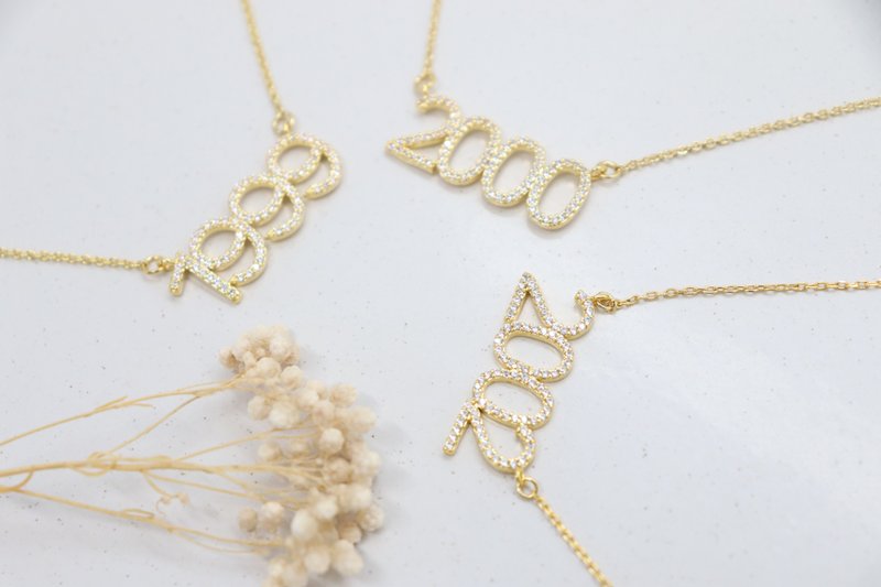 Elegant Birth Year Necklace Perfect 21st Birthday Gift for Her Number Necklace - 項鍊 - 銅/黃銅 金色