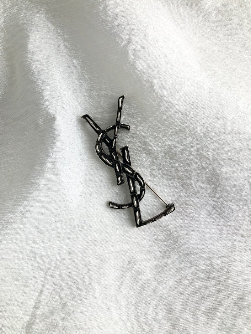 【 日本直送　名牌中古包 】Yves Saint Laurent イヴ・サンローラン ブローチ シルバー YSL  ji3zhj - 胸針 - 其他材質 銀色