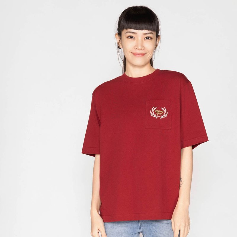 [Forest Animal Series] Antler Embroidered Pocket Wide Version T Burgundy Style (Suitable for Men and Women) - เสื้อยืดผู้ชาย - ผ้าฝ้าย/ผ้าลินิน สีแดง