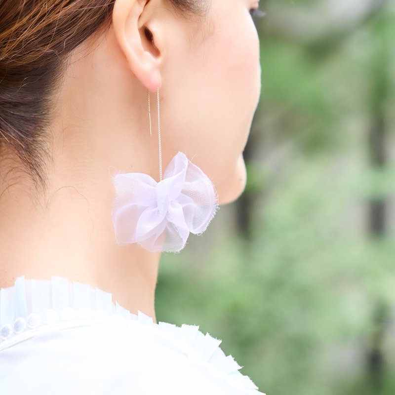 Hydrangea/Early Blue | Swaying Flower lover Pompom Ruffles | Clip-On - ต่างหู - วัสดุอื่นๆ สีน้ำเงิน