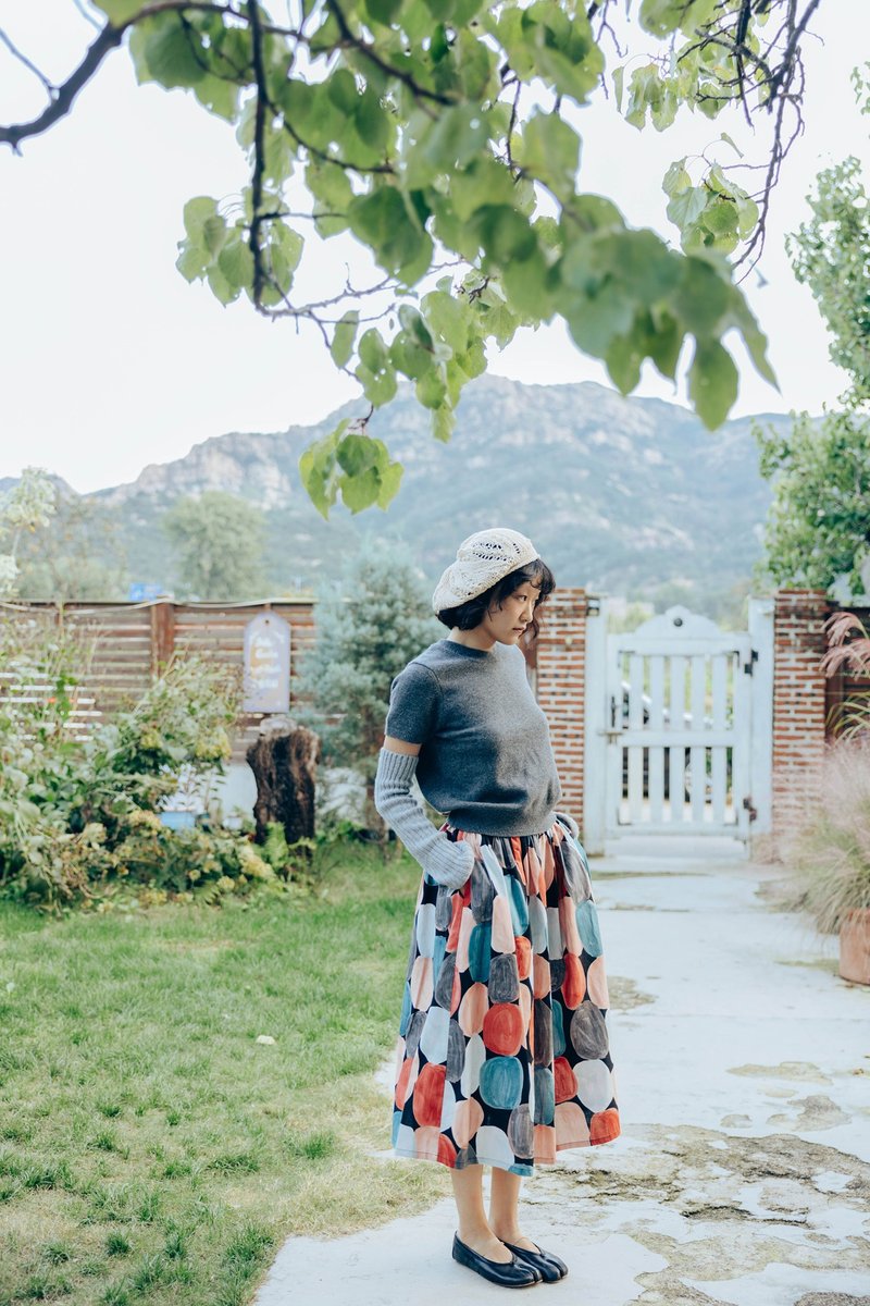 Local gal 日本進口面料彩色手繪水彩圓點印花復古文藝棉布半身裙 - 裙子/長裙 - 棉．麻 黑色