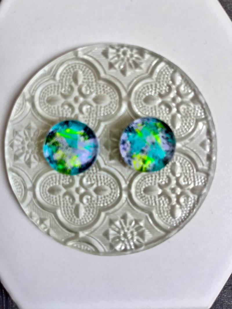 Circle M earrings or Clip-On No.7 - ต่างหู - พลาสติก สีเขียว