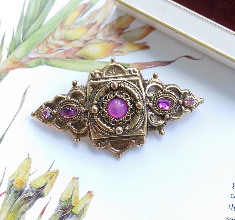 Vintage Jewelry 西洋古董飾品 1928 ART DECO 維多利亞風格 別針 - 徽章/別針 - 其他金屬 紅色