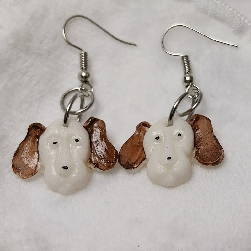 White Brown Dog Earring Handmade Air Dry Clay Eco Friendly Stainless Hook - 耳環/耳夾/耳骨夾 - 黏土 白色
