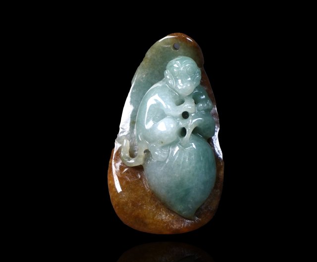 三彩翡翠 巧彫 猿と桃 | 天然ミャンマー産翡翠A貨 | ギフト - ショップ