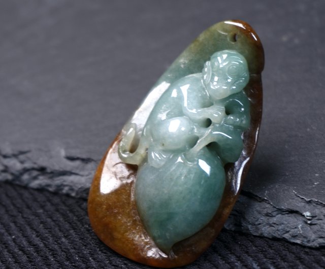 三彩翡翠 巧彫 猿と桃 | 天然ミャンマー産翡翠A貨 | ギフト - ショップ