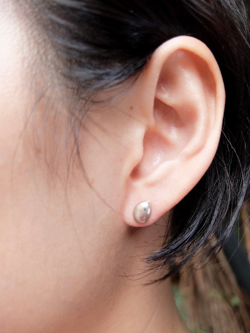小橢圓 純銀耳環 - 耳環/耳夾 - 其他金屬 銀色