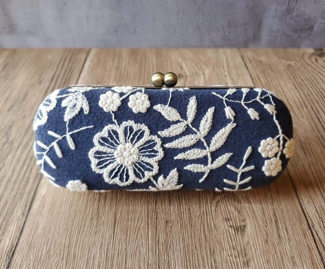 【みっき様オーダー専用ページ】リネン刺繍　メガネケース minneで販売中 #メガネケース #がま口ペンケース #がま口メガネ