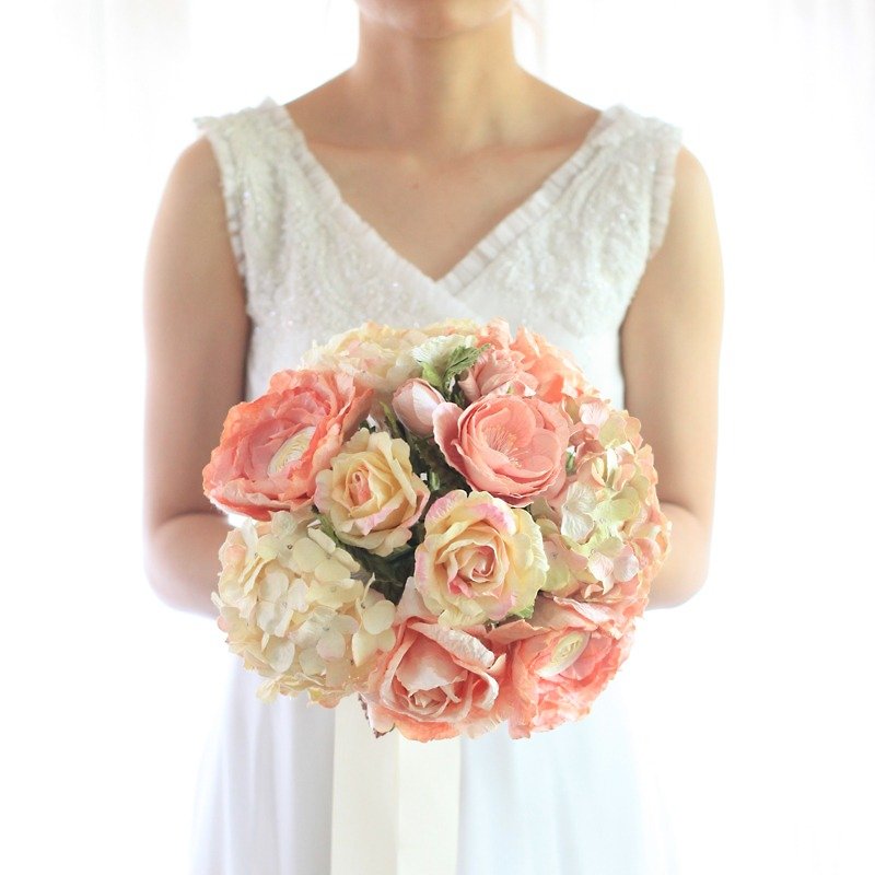 MB104 : Wedding Flowers Medium Bouquet My Forever Bouquet Size 10.5"x16" - 木工/竹藝/紙雕 - 紙 橘色