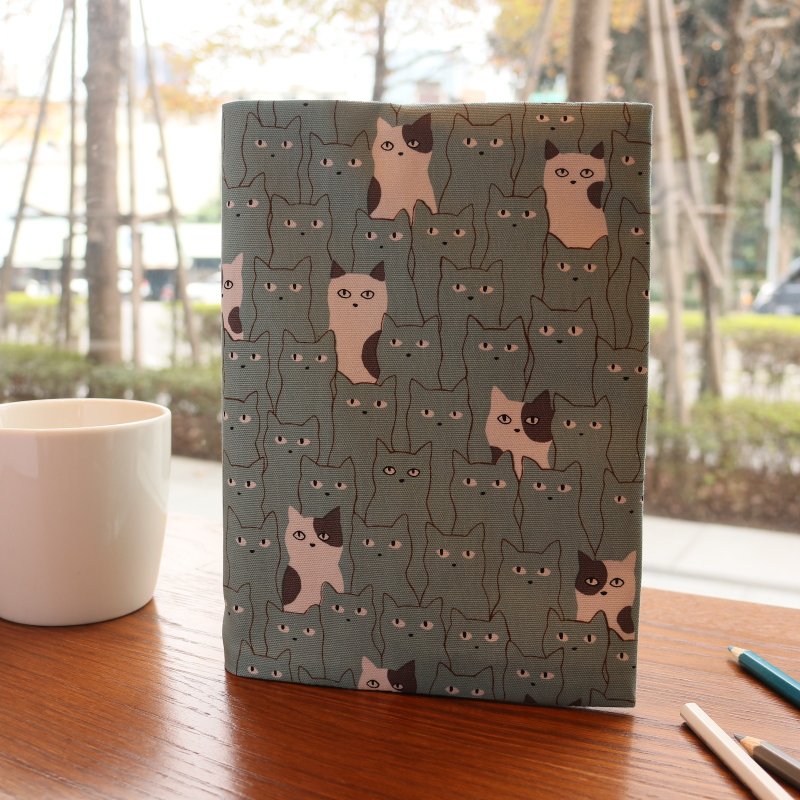 [Cat] Japanese imported fabric book jacket, adjustable book jacket - Book Covers - Cotton & Hemp 