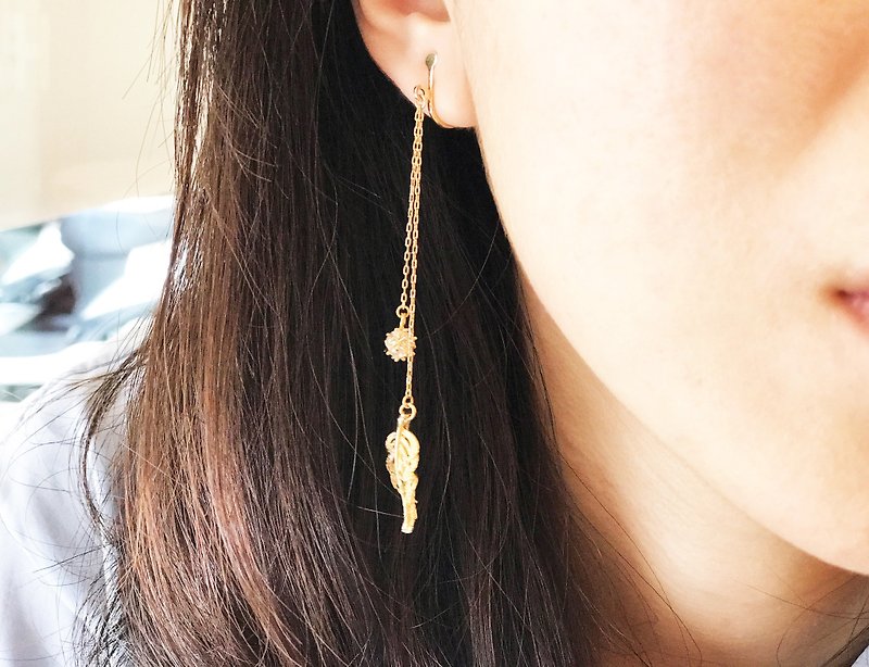 "Fog forest" golden leaves shimmer single ear hook earrings clip-on earrings - Earrings & Clip-ons - Gemstone 