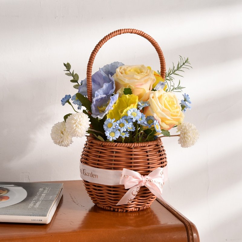 【Meric Garden】Winter Morning Radiance Faux Floral Basket | Artificial Flowers | Gift Flower Pot | Opening Ceremony Gift - Dried Flowers & Bouquets - Other Man-Made Fibers Yellow