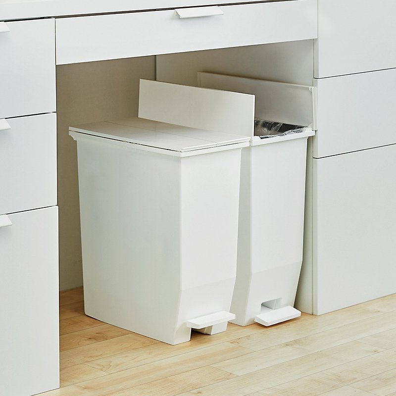 Japan RISU SOLOW Japan-made foot-operated split-lid sorting trash can-35L-2 colors optional - Trash Cans - Plastic White